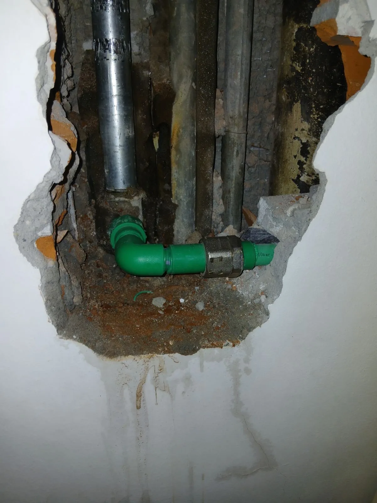 Saniranje curenja - vodoinstalater Beograd